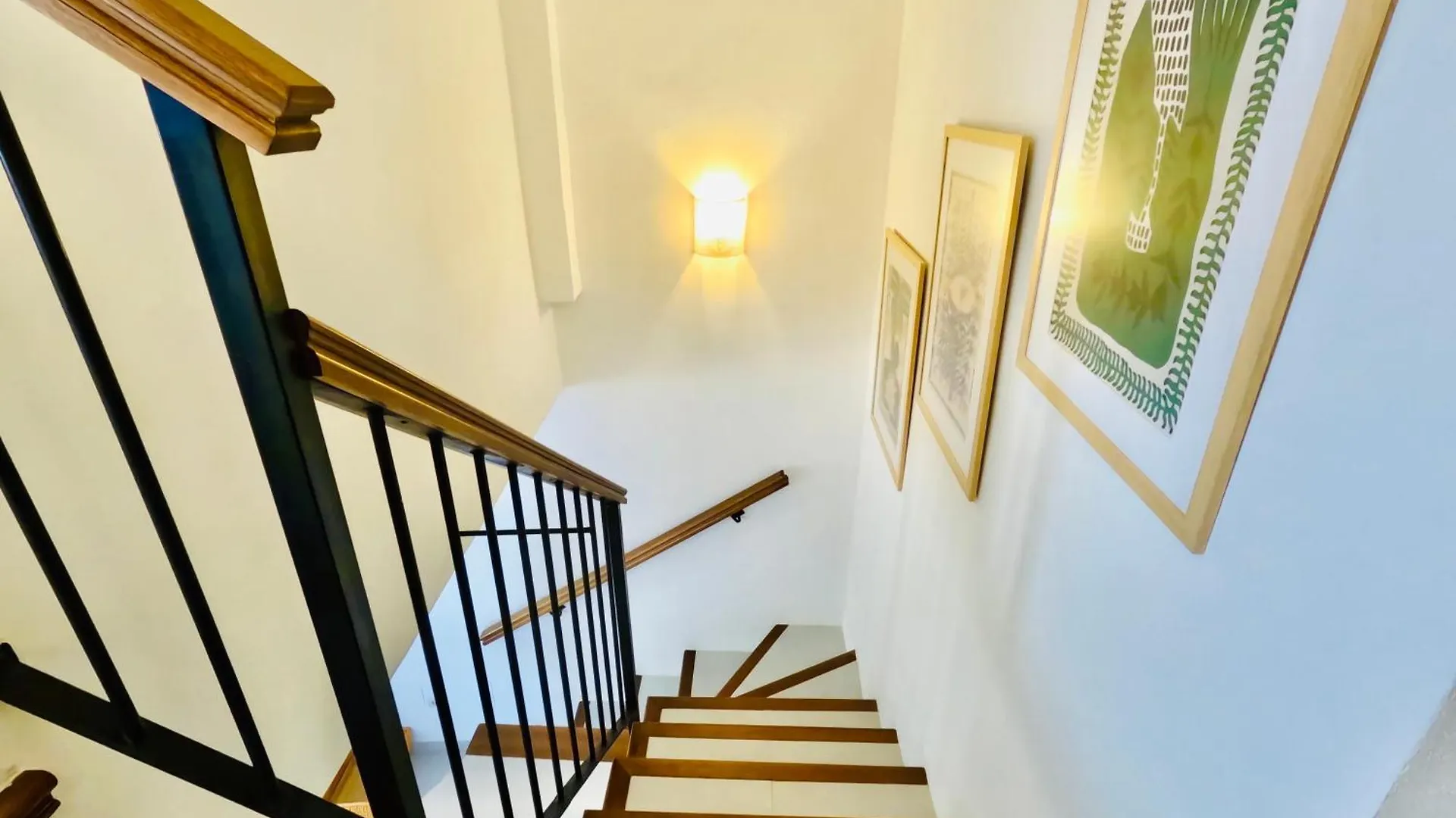 Casa Rural En Montejaque Con Patio Andaluz, Chimenea Y Sala Multiusos
