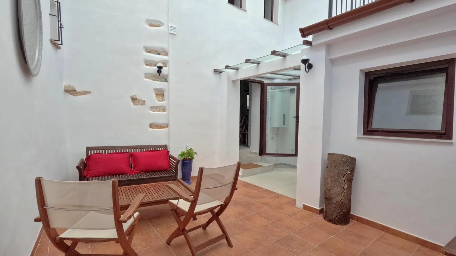 Casa Rural En Montejaque Con Patio Andaluz, Chimenea Y Sala Multiusos