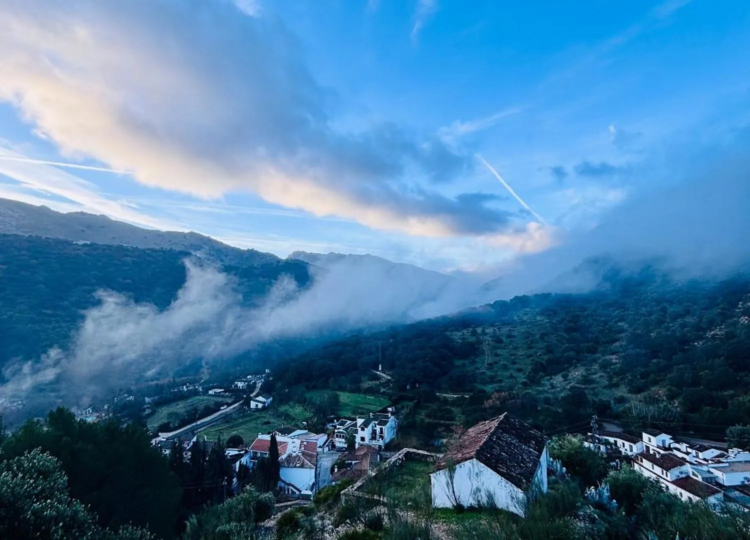 Nyaraló Casa Rural En Montejaque Con Patio Andaluz, Chimenea Y Sala Multiusos