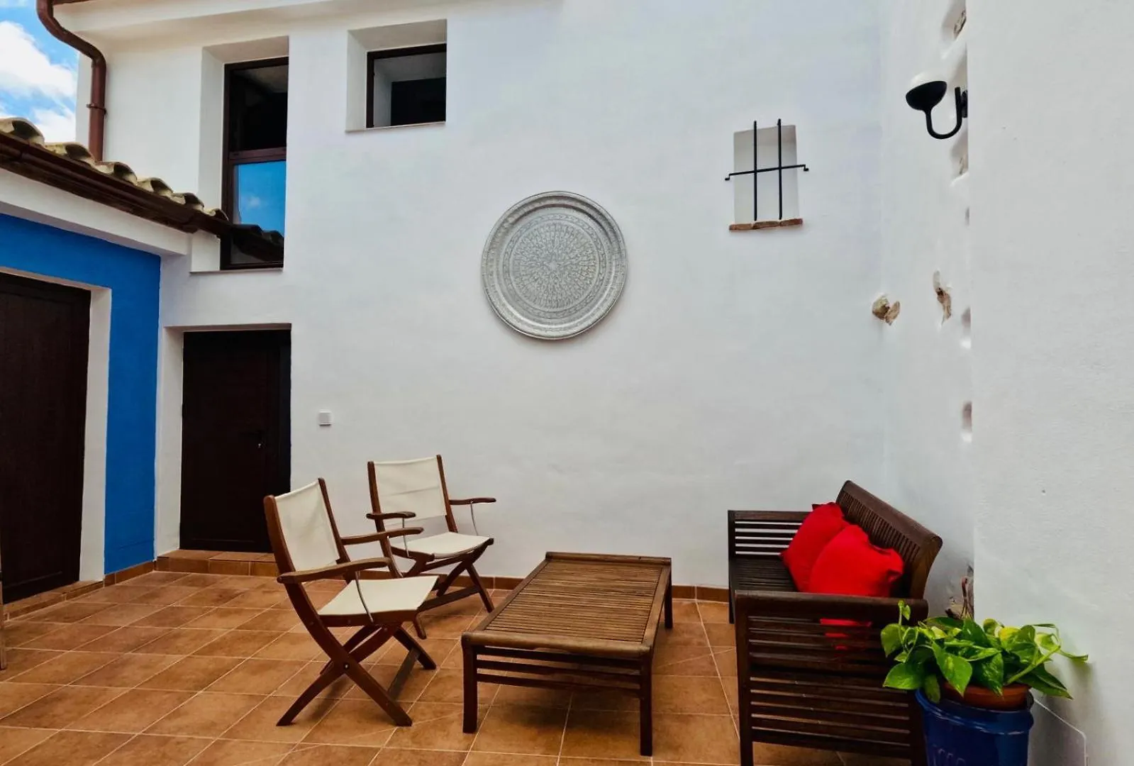 Casa Rural En Montejaque Con Patio Andaluz, Chimenea Y Sala Multiusos