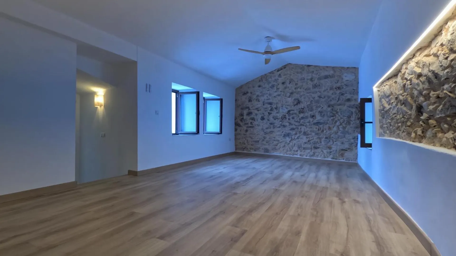 Casa Rural En Montejaque Con Patio Andaluz, Chimenea Y Sala Multiusos Nyaraló